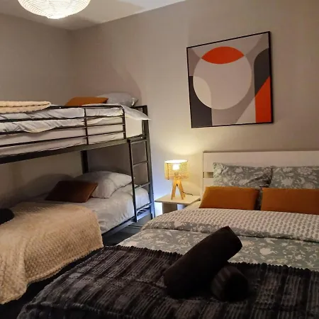 Grande Maison A Cote Du Metro, Proche De Lille * Croix